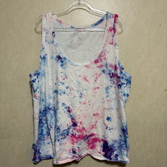 torrid Tops - Torrid White Multicolor Scoop Neck Tank Top